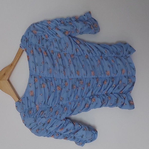 NWT Zara Rouched V Neck Top Blue With Rosettes Size Small - Picture 3 of 6